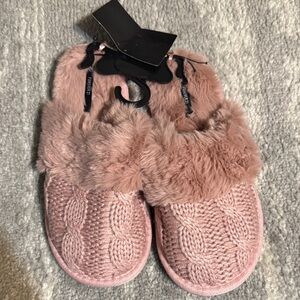 Forever 21 Blush Faux Fur Slippers